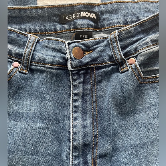 FASHION NOVA stretch jeans - Picture 3 of 4